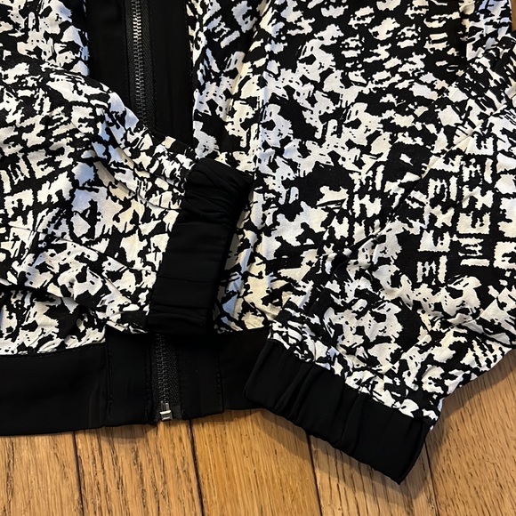 Black and white lightweight jacket - Picture 12 of 12